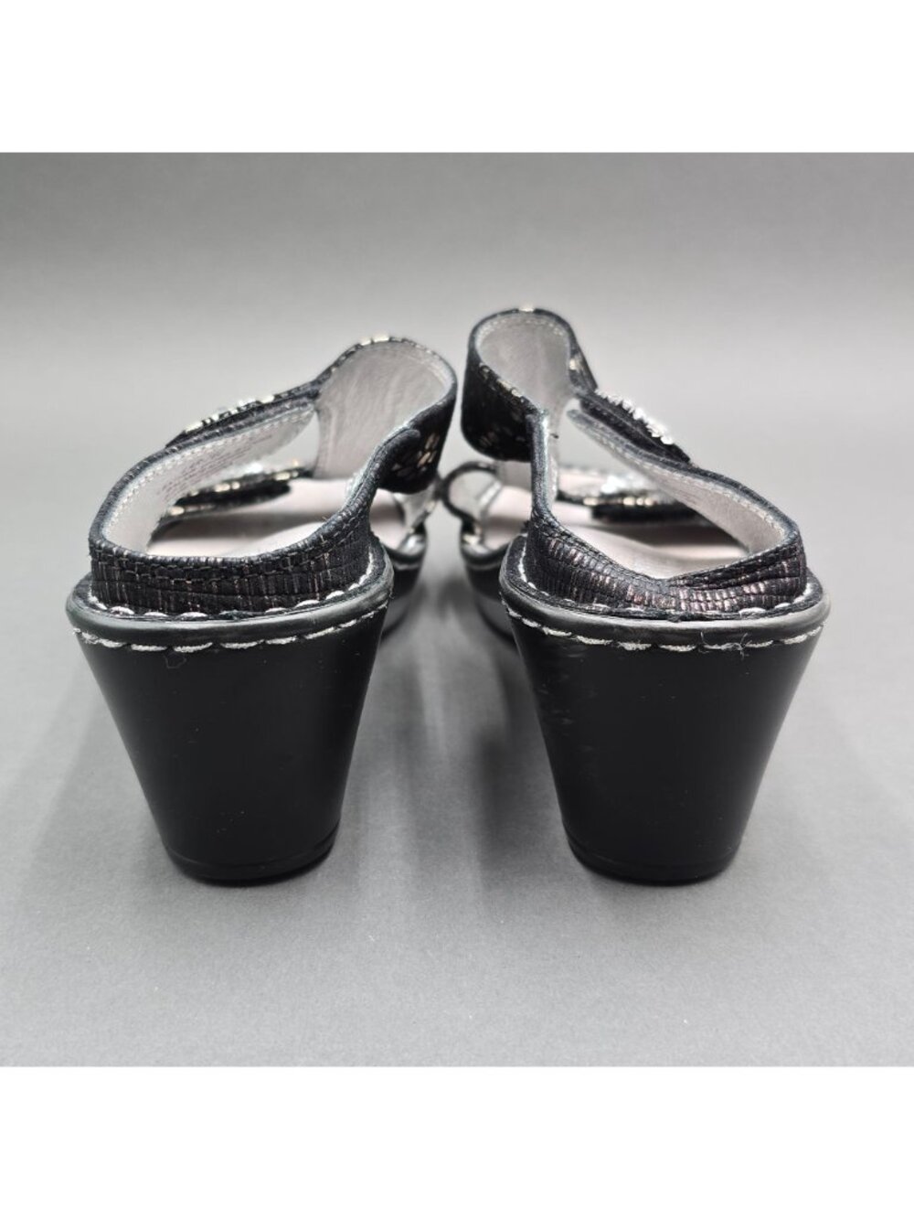 Alegria Lara Pewter Mosaic Wedge Sandals Size 37 T-Strap Comfort Slide - Picture 6 of 13